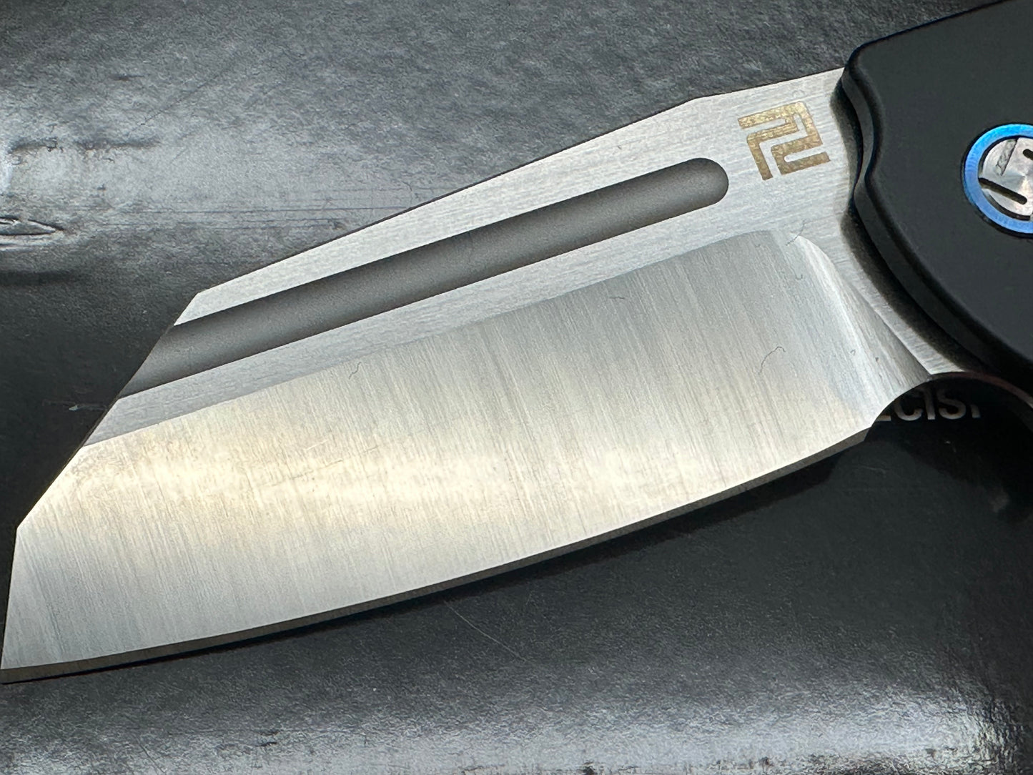 Artisan Cutlery Mastiff titanium/CF handle w/S35VN blade