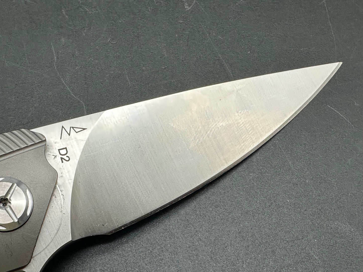 TwoSun TS102 titanium handle w/D2 blade
